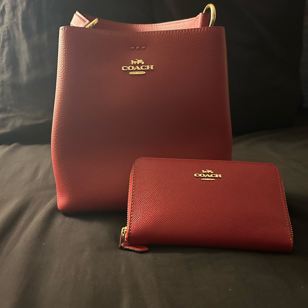 Coach Red Women's Bag Set